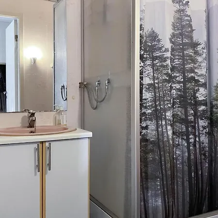 Cozy In With Wifi بيت للعطل *