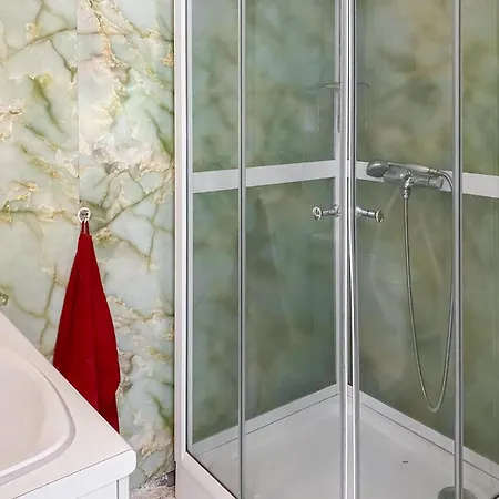 Cozy In With Wifi بيت للعطل *