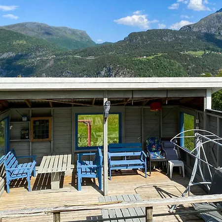 Semesterbostad In Austefjorden